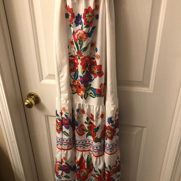 Festive Dress: Perfect for Hispanic Heritage Month - Picture 3 of 6